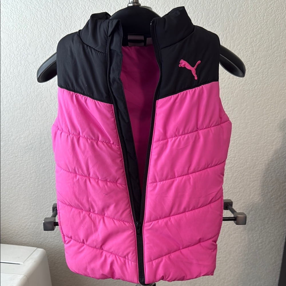 Puma Pink and Black Puffer Vest Girl xs-s